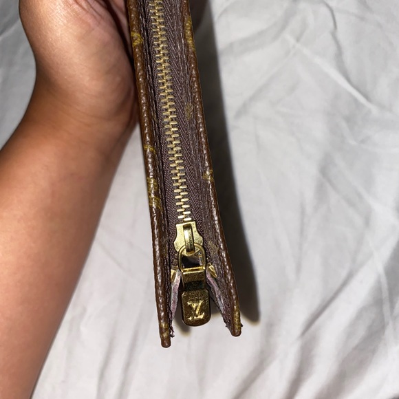 ❌SOLD❌ Louis Vuitton Pouche AUTHENTIC - Picture 4 of 5